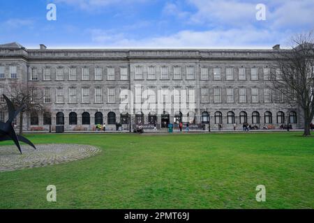 Trinity College Dublin, le bâtiment long Library qui contient le Livre de Kells Banque D'Images