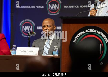 New York, New York, États-Unis. 14th avril 2023. Le maire de New York, Eric Adams, prend la parole à la conférence annuelle du réseau national d'action. Fondé en 1991 par le révérend Al Sharpton, le réseau national d'action organise une conférence annuelle pour sensibiliser les citoyens aux droits civils aux États-Unis et contribuer à créer un changement social par l'activisme. (Credit image: © Michaal Nigro/Pacific Press via ZUMA Press Wire) USAGE ÉDITORIAL SEULEMENT! Non destiné À un usage commercial ! Banque D'Images