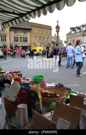 Fournitures porte à porte pour animaux au Stow on the Wold Cotswold Festival 2017. Banque D'Images