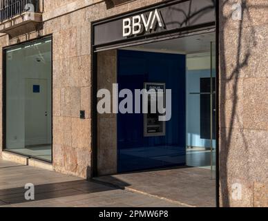 Palma de Majorque, Espagne; avril 03 2023: Extérieur d'une succursale de la banque espagnole BBVA, Banco Bilbao Vizcaya Argentaria, à Palma de Majorque, Espagne Banque D'Images