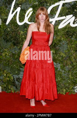 Molly Goddard participe aux Fashion Awards 2021 au Royal Albert Hall de Londres, en Angleterre. Banque D'Images