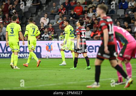 Sydney, Australie. 15th avril 2023. 15th avril 2023 ; CommBank Stadium, Sydney, Nouvelle-Galles du Sud, Australie : football de la ligue a, Les Wanderers de l'ouest de Sydney contre la victoire de Melbourne ; la victoire de Nishan Velupillay de Melbourne célèbre après avoir marqué son score pour le faire 1-1 dans le crédit de 56th minutes : Images de sports action plus/Alamy Live News Banque D'Images