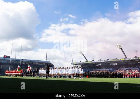 Cardiff, Royaume-Uni. 15th avril 2023. Les équipes s'alignent sur les hymnes nationaux avant le match des six Nations des femmes TikTok pays de Galles contre Angleterre au BT Cardiff Arms Park, Cardiff, Royaume-Uni, 15th avril 2023 (photo de Nick Browning/News Images) à Cardiff, Royaume-Uni, le 4/15/2023. (Photo de Nick Browning/News Images/Sipa USA) crédit: SIPA USA/Alay Live News Banque D'Images