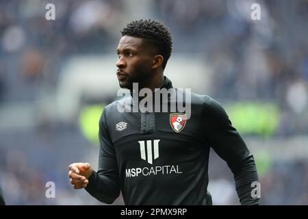 Stade Tottenham Hotspur, Londres, Royaume-Uni. 15th avril 2023. Premier League football, Tottenham Hotspur versus Bournemouth ; Jefferson Lerma de Bournemouth se réchauffe avant le coup d'envoi crédit : action plus Sports/Alamy Live News Banque D'Images