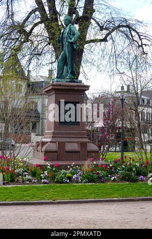 Statue, monument, dédié à Auguste Bartholdi (1834-1904) créateur de la Statue de la liberté (1886), dans sa ville natale, Colmar, France. Banque D'Images