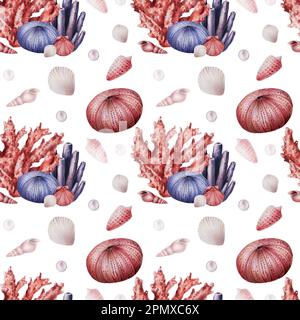 Motif aquarelle sans coutures avec coraux, oursins, coquillages et perles. Peinture à la main des objets de vie sous-marins de clipart sur un fond blanc isolé. Pour Banque D'Images