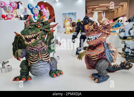 Bangkok, Thaïlande - 9 avril 2023: MODÈLES de jouets MEGA-MIXASAURUS par James Groman de l'INSTINCTOY exposition de jouets 2023. Banque D'Images