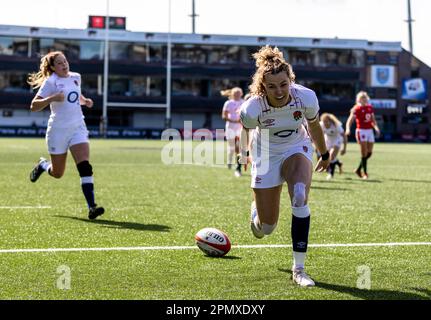 Ellie Kildunne, en Angleterre, a marqué ses côtés 6th fois au cours de la troisième partie des six Nations des femmes TikTok, Cardiff Arms Park, Cardiff. Date de la photo: Samedi 15 avril 2023. Banque D'Images