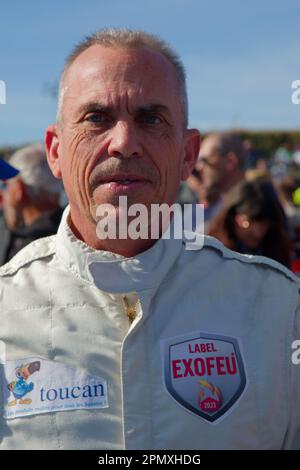 LE CASTELLET, FRANCE, 9 avril 2023 : ancien pilote français Eric Helary vainqueur du Mans lors du cinquième Grand Prix historique français sur le circuit Paul Rica Banque D'Images