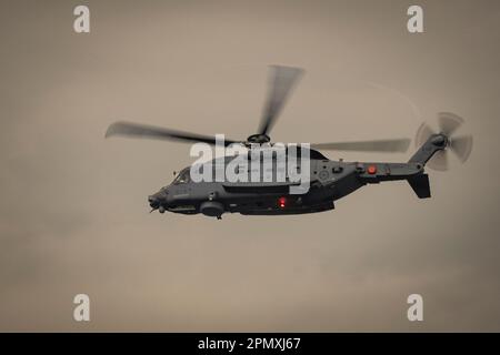 Les hélicoptères Cyclone de l'Aviation royale canadienne sont fabriqués par Sikorsky aux États-Unis et volent à partir des navires de la Marine royale canadienne. Banque D'Images