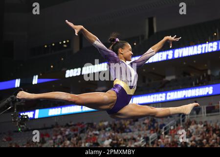 13 avril 2023: Haleigh Bryant (LSU) pendant les Championnats nationaux de gymnastique collégiale 2023 de la NCAA demi-finale 1 à Dickies Arena à fort Worth, Texas. Melissa J. Perenson/Cal Sport Media Banque D'Images