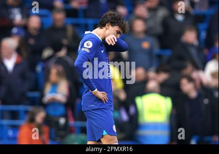 Joao Felix de Chelsea semble abattu après le coup de sifflet final dans le match de la Premier League à Stamford Bridge, Londres. Date de la photo: Samedi 15 avril 2023. Banque D'Images