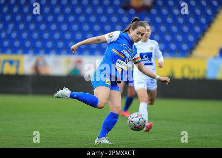 Jasmin Eder (SKN St Polten) en action pendant la Planet Pure Frauen Bundesliga Match USV Neulengbach vs SKN St Polten à Wienerwaldstadion à Neuelengbach (Tom Seiss/ SPP) Credit: SPP Sport Press photo. /Alamy Live News Banque D'Images