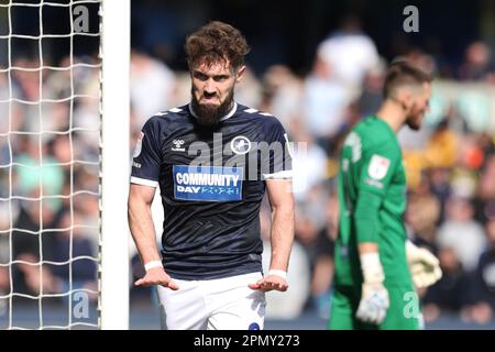 Londres, Royaume-Uni. 15th avril 2023. Tom Bradshaw de Millwall lors du match de championnat EFL Sky Bet entre Millwall et Preston North End à la Den, Londres, Angleterre, le 15 avril 2023. Photo de Joshua Smith. Utilisation éditoriale uniquement, licence requise pour une utilisation commerciale. Aucune utilisation dans les Paris, les jeux ou les publications d'un seul club/ligue/joueur. Crédit : UK Sports pics Ltd/Alay Live News Banque D'Images