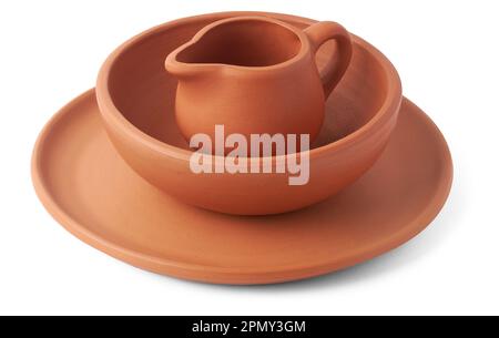 pots d'argile vides ou faïence isolés sur fond blanc, récipients en terre cuite utilisés pour stocker, cuisiner des aliments et des objets décoratifs Banque D'Images