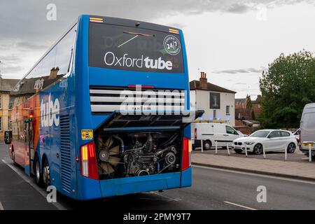 Oxford, Royaume-Uni - bus moteur cassé en juillet 30 2023 pendant l'assistance Banque D'Images