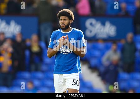 Everton, Royaume-Uni. 15th avril 2023. Ellis Simms d'Everton regardant abattu à la fin du jeu. Premier League Match, Everton v Fulham au Goodison Park à Liverpool le samedi 15th avril 2023. Cette image ne peut être utilisée qu'à des fins éditoriales. Utilisation éditoriale uniquement, licence requise pour une utilisation commerciale. Aucune utilisation dans les Paris, les jeux ou les publications d'un seul club/ligue/joueur. photo par Chris Stading/Andrew Orchard sports Photography/Alamy Live News crédit: Andrew Orchard sports Photography/Alamy Live News Banque D'Images