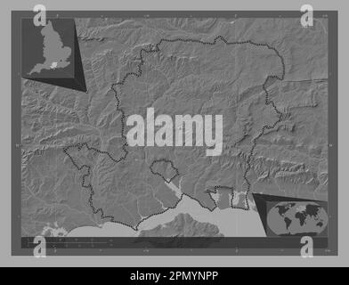 Hampshire, comté administratif de l'Angleterre - Grande-Bretagne. Carte d'altitude à deux niveaux avec lacs et rivières. Cartes d'emplacement auxiliaire d'angle Banque D'Images