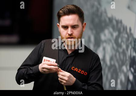 Jak Jones pendant la première journée du Championnat du monde de Snooker de Cazoo au Crucible Theatre, Sheffield. Date de la photo: Samedi 15 avril 2023. Banque D'Images