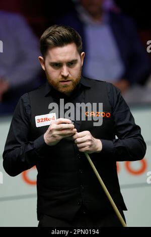 Jak Jones pendant la première journée du Championnat du monde de Snooker de Cazoo au Crucible Theatre, Sheffield. Date de la photo: Samedi 15 avril 2023. Banque D'Images