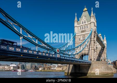 Vue sur le Tower Bridge Banque D'Images