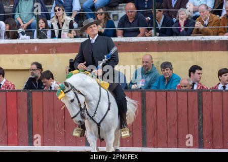 26 mars 2023 Lisbonne, Portugal: Tourada - Homme à cheval dans une arène Banque D'Images