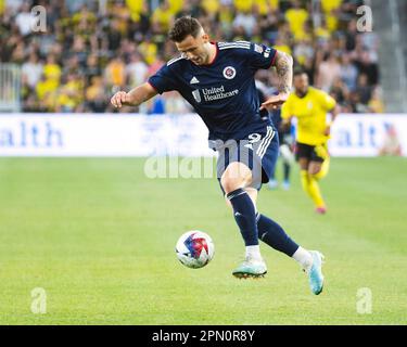 Columbus, Ohio, États-Unis. 15th avril 2023. Nouvelle Angleterre avant la révolution Giacomo Vrioni (9) prend la balle contre la révolution de la Nouvelle Angleterre dans leur match à Columbus, Ohio. Brent Clark/Cal Sport Media/Alamy Live News Banque D'Images