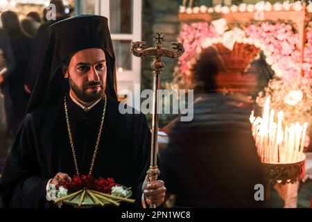 Gokceda, Turquie. 16th avril 2023. Le Patriarche œcuménique Bartholomée I, le chef spirituel des chrétiens orthodoxes du monde, dirige le service de Pâques. Crédit : SOPA Images Limited/Alamy Live News Banque D'Images