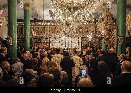 Gokceda, Turquie. 16th avril 2023. Le Patriarche œcuménique Bartholomée I, le chef spirituel des chrétiens orthodoxes du monde, dirige le service de Pâques. Crédit : SOPA Images Limited/Alamy Live News Banque D'Images