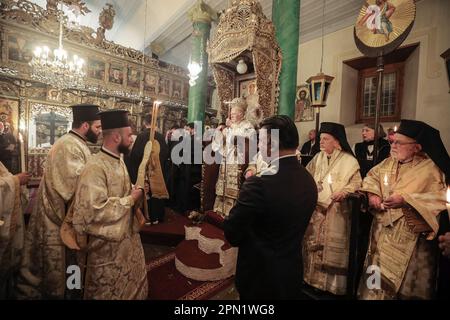 Gokceda, Turquie. 16th avril 2023. Le Patriarche œcuménique Bartholomée I, le chef spirituel des chrétiens orthodoxes du monde, dirige le service de Pâques. (Photo par Shady Alassar/SOPA Images/Sipa USA) Credit: SIPA USA/Alay Live News Banque D'Images