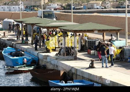 Lampedusa , Sicile, 7 novembre le 2022 novembre, des migrants ont été secourus ces derniers jours par la garde côtière italienne et débarqués sur l'île de Lampedusa le 2022. Banque D'Images