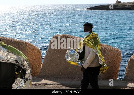 Lampedusa , Sicile, 7 novembre le 2022 novembre, des migrants ont été secourus ces derniers jours par la garde côtière italienne et débarqués sur l'île de Lampedusa le 2022. Banque D'Images