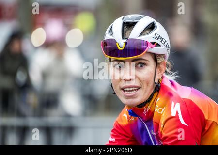 MAASTRICHT - demi Vollering avant le début de l'édition Amstel Gold Race Ladies sur 16 avril 2023 à Maastricht, pays-Bas. ANP MARCEL VAN HOORN Banque D'Images