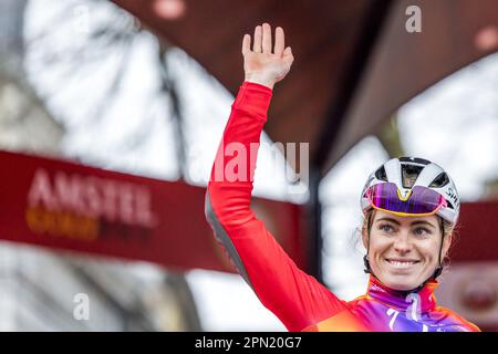 MAASTRICHT - demi Vollering avant le début de l'édition Amstel Gold Race Ladies sur 16 avril 2023 à Maastricht, pays-Bas. ANP MARCEL VAN HOORN Banque D'Images