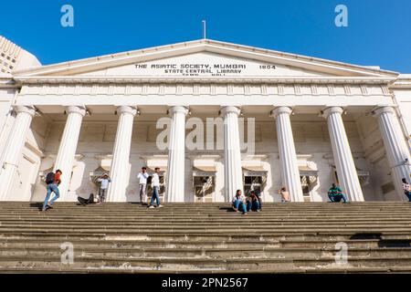 Le bâtiment de la Société asiatique, abrite l'hôtel de ville et la bibliothèque, Mumbai, Inde Banque D'Images