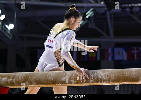 Antalya, Turquie. 16th avril 2023. Le gymnaste belge Fien Enghels tombe pendant le tournoi Balance Beam, aux championnats d'Europe Gymanstiques à Antalya, Turquie, dimanche 16 avril 2023. La ce se déroule du 11 au 16 avril 2023. BELGA PHOTO LAURIE DIEFFEMBACQ crédit: Belga News Agency/Alay Live News Banque D'Images