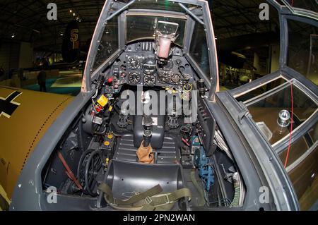 Intérieur cockpit d'un Messerschmitt BF109G-2/Trop Banque D'Images