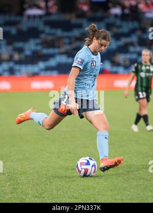 Sydney, Australie. 16th avril 2023. Charlize Jayde Rule of Western United en action lors du match de demi-finale de football féminin Liberty a-League 2022-23 entre le FC de Sydney et Western United qui s'est tenu au stade Allianz. Score final Western United 1:0 Sydney football Club crédit: SOPA Images Limited/Alay Live News Banque D'Images