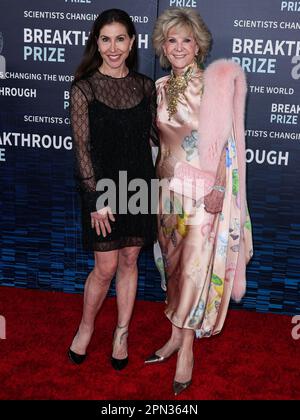 LOS ANGELES, CALIFORNIE, États-Unis - 15 AVRIL : Elaine Wynn arrive à la cérémonie annuelle du prix de percée 9th qui s'est tenue au Musée du mouvement de l'Académie sur 15 avril 2023 à Los Angeles, Californie, États-Unis. (Photo de Xavier Collin/image Press Agency) Banque D'Images