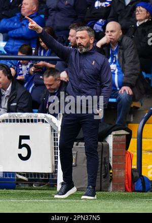 Derek McInnes, responsable de Kilmarnock, regarde pendant le match Cinch Premiership au BBSP Stadium Rugby Park, Kilmarnock. Date de la photo: Dimanche 16 avril 2023. Banque D'Images