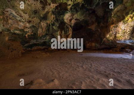 Belle vue intérieure sur les grottes de Quadirikiri. Aruba. Banque D'Images