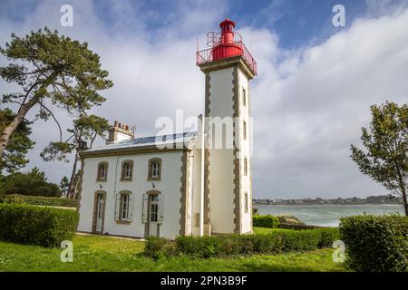 Phare de la Pointe de Combrit à Sainte Marine près de Benodet, Bretagne, France Banque D'Images