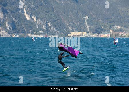 Surfeurs sur le lac Banque D'Images