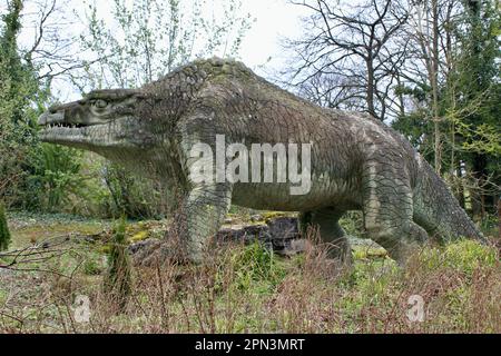 Megalosaurus au Crystal Palace Dinosaur Park Banque D'Images