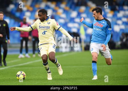 Naples, Italie. 15 avril 2023. Adrien Tameze de Hellas Verona pendant la série Un match entre SSC Napoli et Hellas Verona FC au Stadio Diego Armando Maradona Naples Italie le 15 avril 2023. Credit: Franco Romano/Alay Live News Banque D'Images