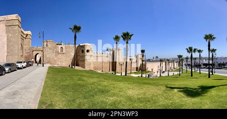 Maroc : Rabat, vue sur l'ancienne Kasbah des Oudayas, la citadelle construite au 12e siècle par les Almohades sur une colline près du quartier de la médina Banque D'Images