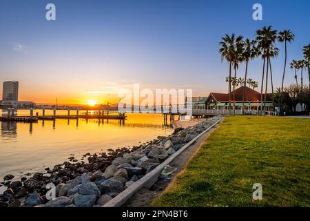 Lever du soleil à San Diego depuis Coronado Banque D'Images