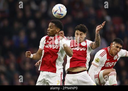AMSTERDAM - (LR) Jurrien Timber of Ajax, Jorge Sanchez of Ajax, Edson Alvarez of Ajax lors du match de première ligue néerlandais entre Ajax Amsterdam et le FC Emmen à la Johan Cruijff Arena sur 16 avril 2023 à Amsterdam, pays-Bas. ANP MAURICE VAN STONE Banque D'Images
