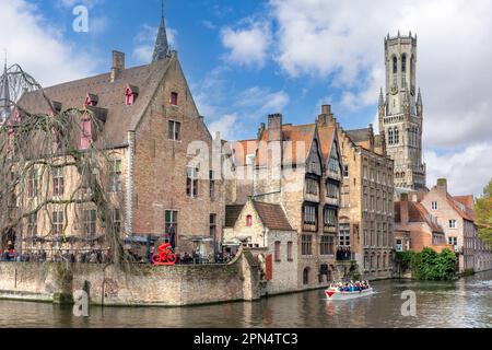 Excursions en bateau sur le canal de Rozenhoedkaai, Bruges (Bruges), province de Flandre Occidentale, Royaume de Belgique. Banque D'Images