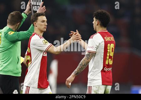 AMSTERDAM - (LR) Yoeri Regeer d'Ajax, Jorge Sanchez d'Ajax lors du match de première ligue néerlandais entre Ajax Amsterdam et le FC Emmen à la Johan Cruijff Arena sur 16 avril 2023 à Amsterdam, pays-Bas. ANP MAURICE VAN STONE Banque D'Images